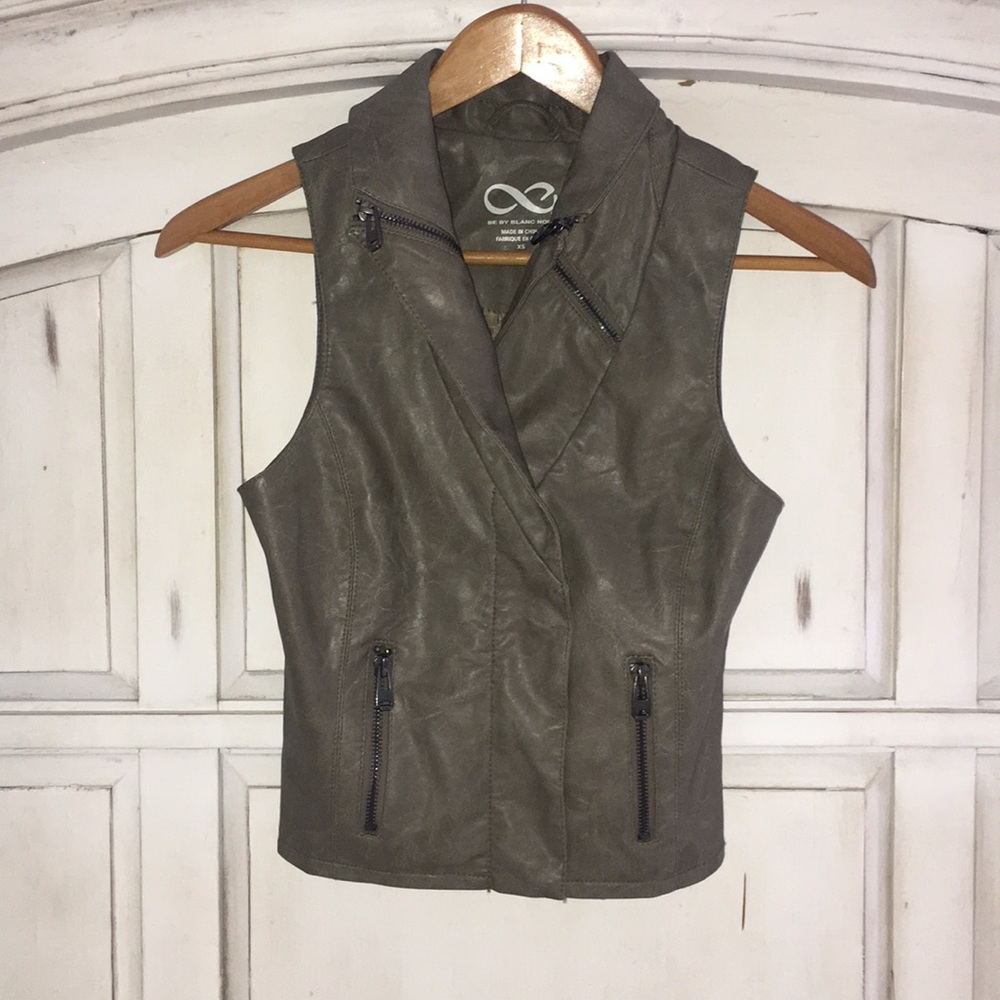Buckle jacket